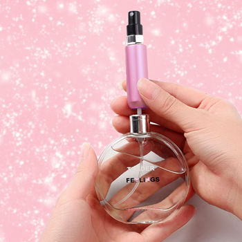 Obrázek z Elegantní rozprašovač na parfémy - růžový 